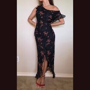 Stunning vintage 100 silk dress
